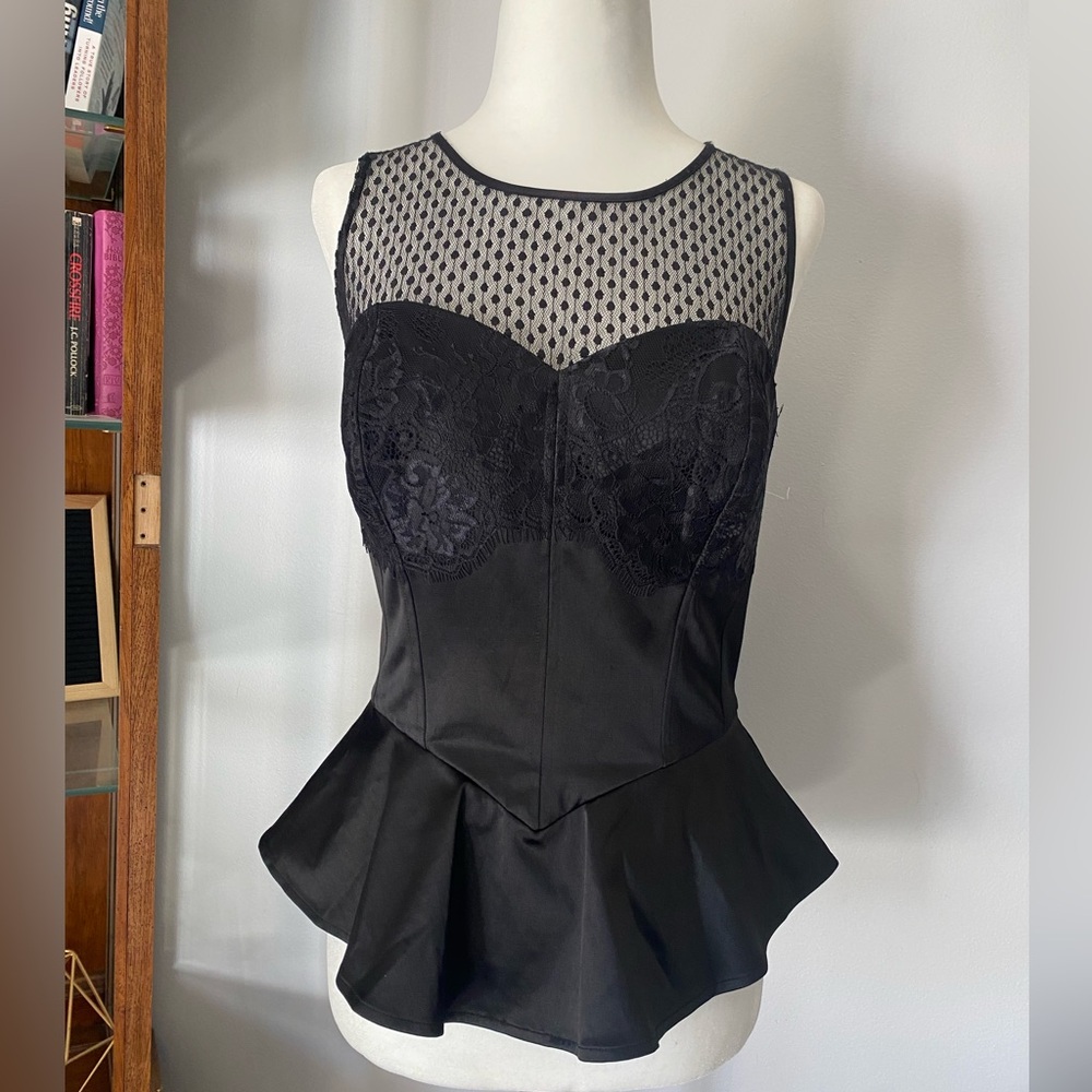 Guess peplum corset lace top sz M